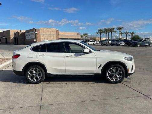 2025 BMW X4 xDrive30i