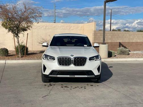 2025 BMW X4 xDrive30i