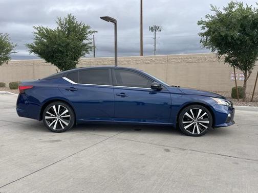 2022 Nissan Altima SR FWD