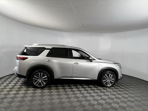 2022 Nissan Pathfinder Platinum 4WD