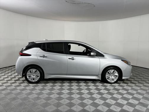 2024 Nissan Leaf S