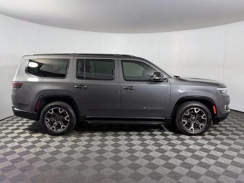Baltic Gray Metallic Clearcoat 2023 Jeep Wagoneer Series III 4x4