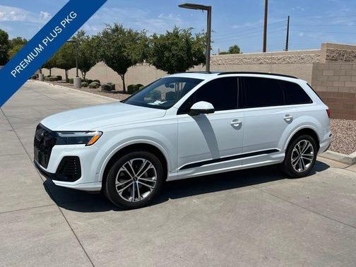 Glacier White Metallic 2025 Audi Q7 45 Premium Plus