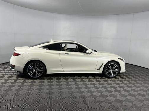 2022 INFINITI Q60 LUXE AWD