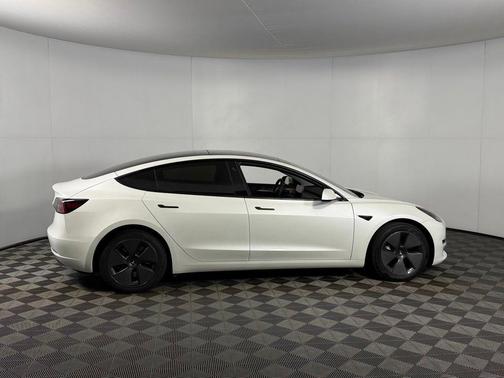 Pearl White Multi-Coat 2023 Tesla Model 3 Standard Range