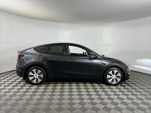2024 Tesla Model Y Long Range Dual Motor All-Wheel Drive