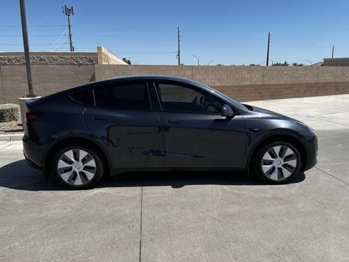 2024 Tesla Model Y Long Range Dual Motor All-Wheel Drive