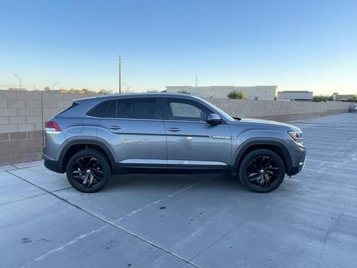 2022 Volkswagen Atlas Cross Sport 2.0T SE w/Technology