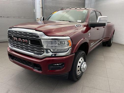 2024 RAM 3500 Limited Crew Cab 4x4 8' Box