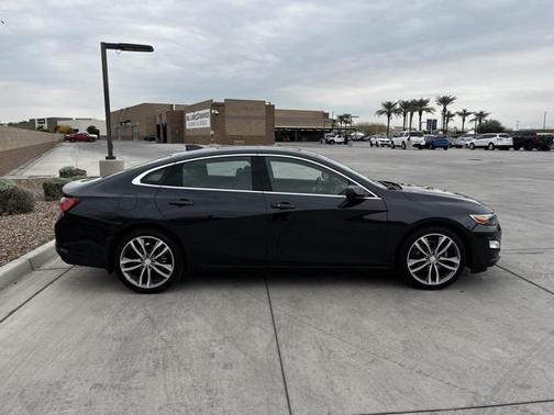 2022 Chevrolet Malibu FWD LT