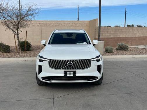 2025 Volvo XC90 B5 Core