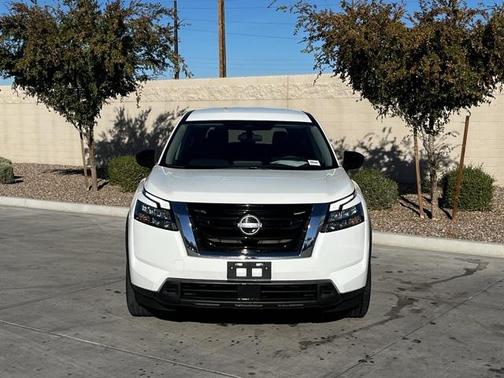 2024 Nissan Pathfinder S FWD