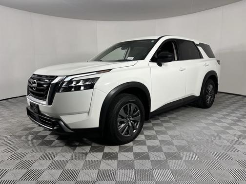 2024 Nissan Pathfinder S FWD