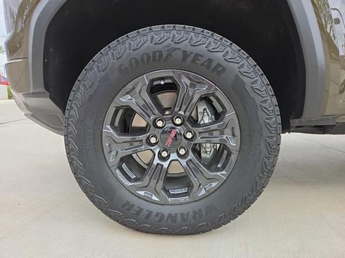 Deep Bronze Metallic 2025 GMC Canyon Elevation