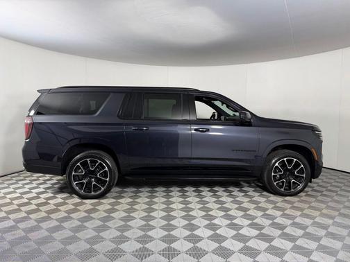 2025 Chevrolet Suburban RST