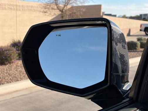 2025 Chevrolet Suburban RST