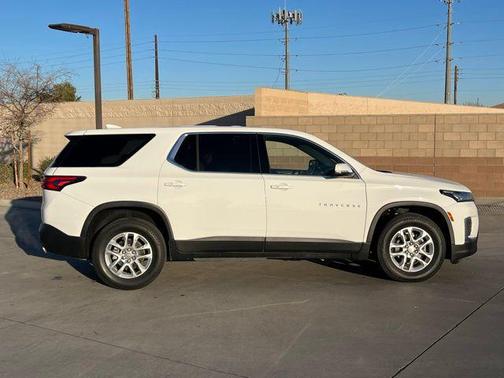 2023 Chevrolet Traverse LS