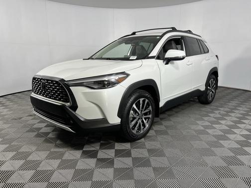 2024 Toyota Corolla Cross XLE
