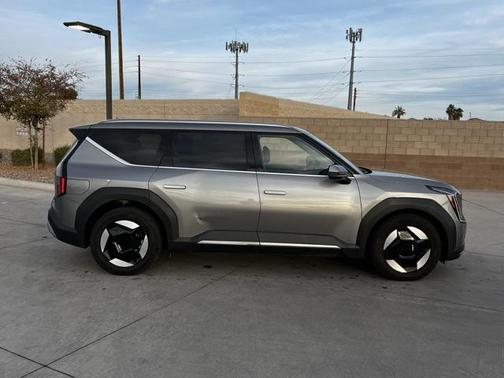 2024 Kia EV9 Wind