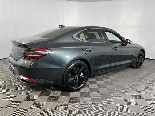 2023 Genesis G70 3.3T RWD