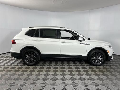 2024 Volkswagen Tiguan 2.0T SE 4MOTION