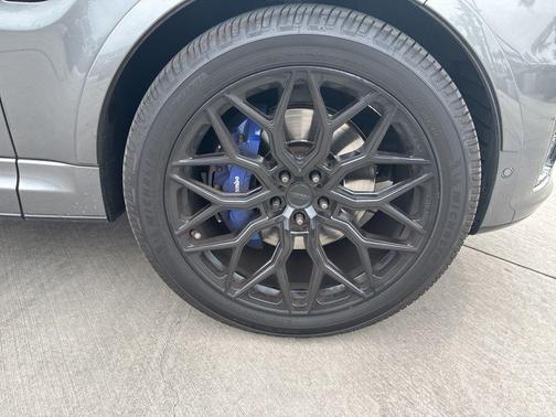 2017 Land Rover Range Rover Sport 5.0L Supercharged SVR