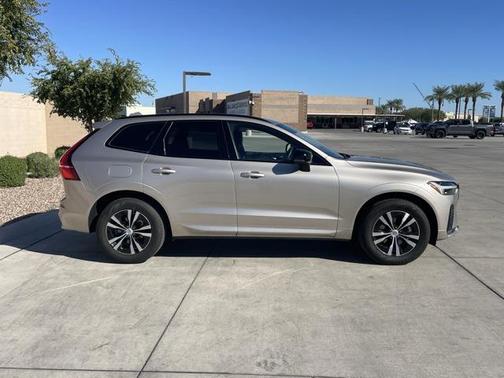 2025 Volvo XC60 B5 Core