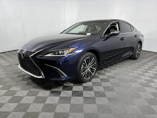 2022 Lexus ES 300h Base