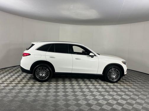 2023 Mercedes-Benz GLC 300 Base