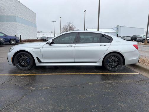 2018 BMW 740e xDrive iPerformance