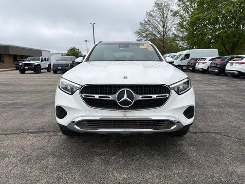 White 2025 Mercedes-Benz GLC 300 4MATIC