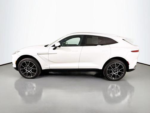 2021 Aston Martin DBX Base