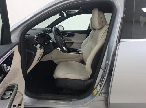 2025 Mercedes-Benz GLC 350e Base