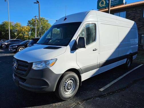 2026 Mercedes-Benz Sprinter 2500 Cargo 170 WB