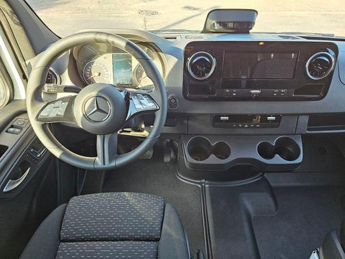 2026 Mercedes-Benz Sprinter 2500 Cargo 170 WB
