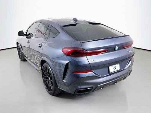 2021 BMW X6 M50i