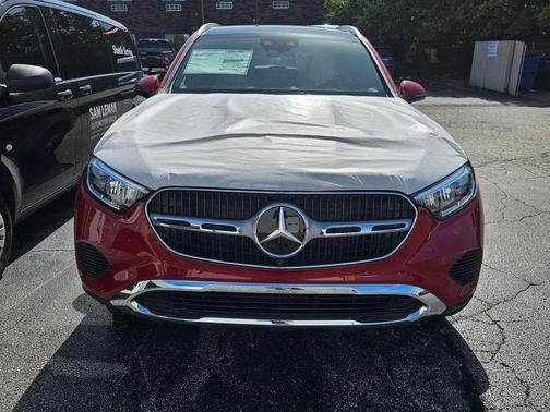 MANUFAKTUR Patagonia Red Metallic 2026 Mercedes-Benz GLC 300 4MATIC