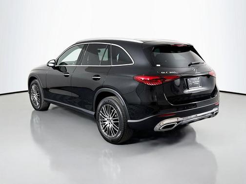 2026 Mercedes-Benz GLC 300 4MATIC