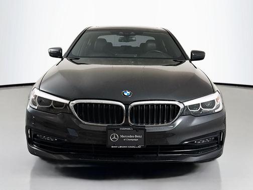 2018 BMW 530 530i