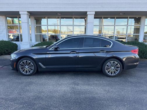 2018 BMW 530 530i