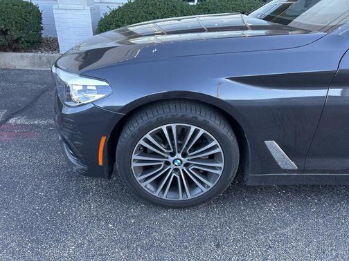 2018 BMW 530 530i