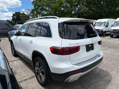 White 2025 Mercedes-Benz GLB 250 Base