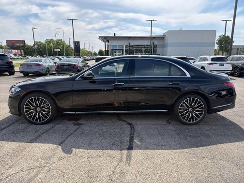 Black 2022 Mercedes-Benz S-Class 4MATIC