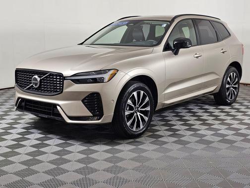 2025 Volvo XC60 B5 Plus