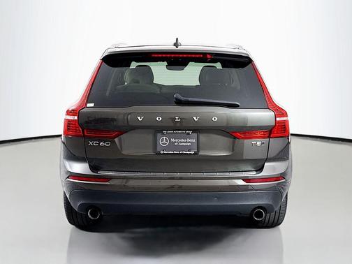 2021 Volvo XC60 T5 Momentum
