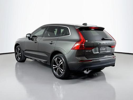 2021 Volvo XC60 T5 Momentum