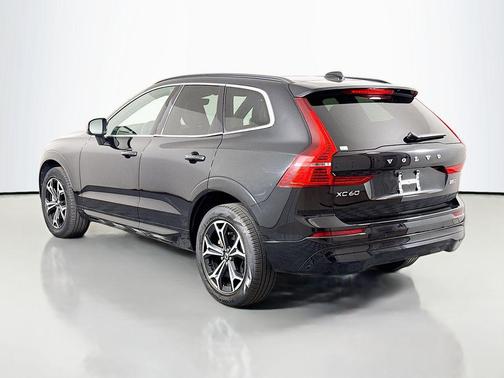 2022 Volvo XC60 B5 Momentum