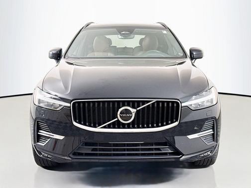 2022 Volvo XC60 B5 Momentum