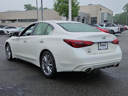 2022 INFINITI Q50 LUXE