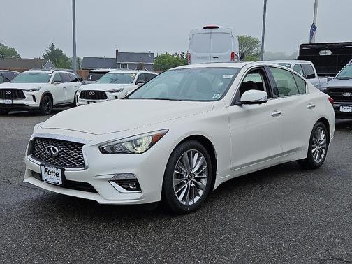 2022 INFINITI Q50 LUXE